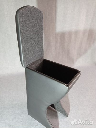 Подлокотник Toyota Voxy