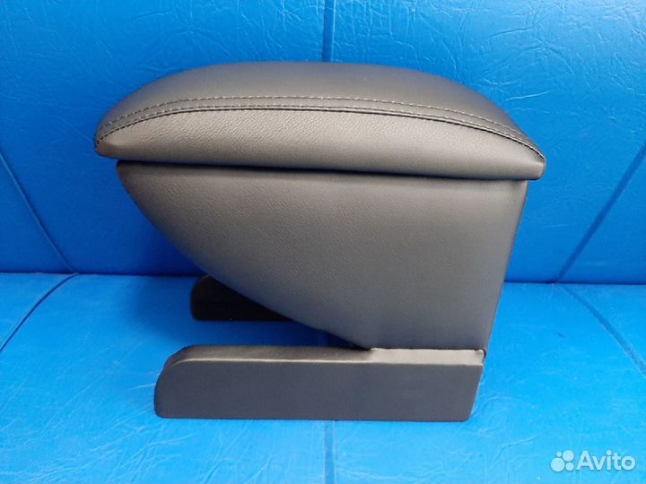 Подлокотник Skoda octavia A4 Tour