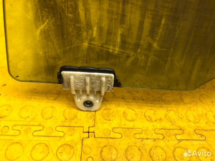 Стекло двери переднее левое Infiniti Fx35