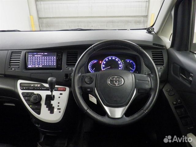 Toyota Isis 1.8 CVT, 2016, 53 000 км