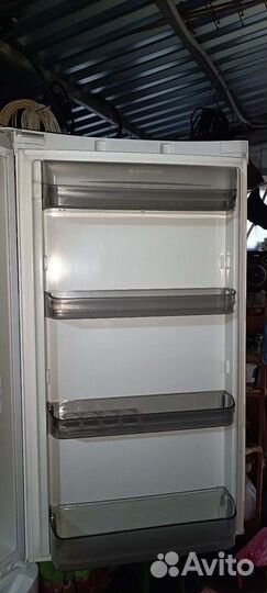 Холодильник Ariston бу