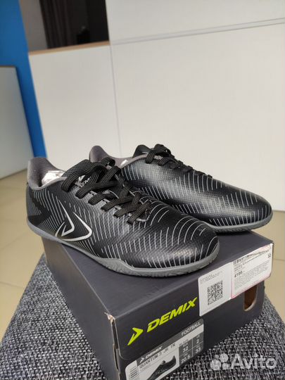 Кроссовки бутсы Demix новые 32