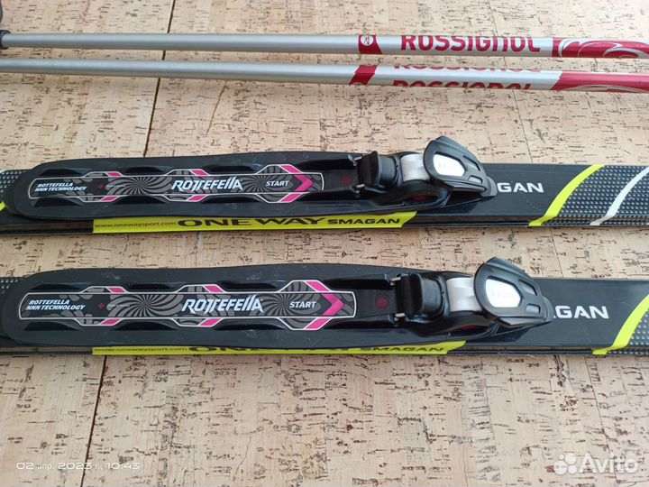 Детские беговые лыжи и палки