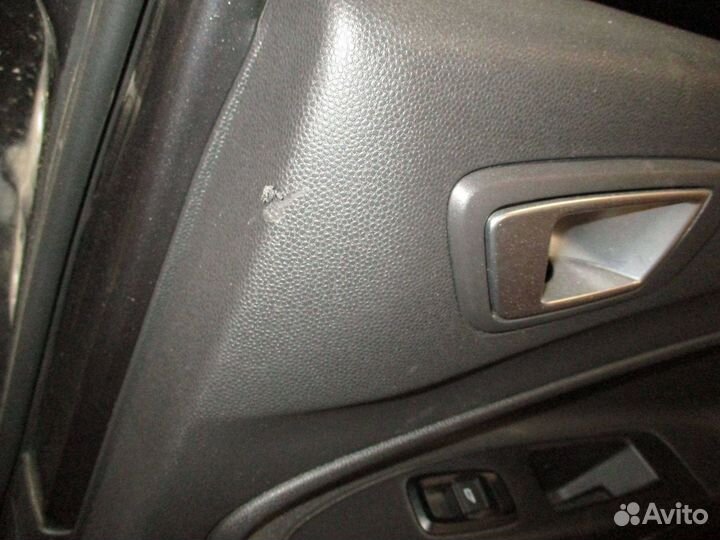 Обшивка двери задней правой Ford Fiesta 6