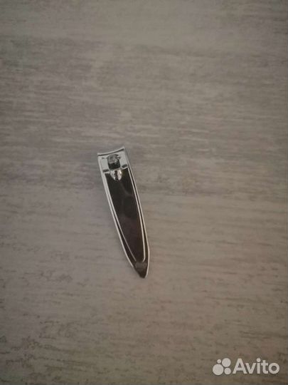 Щипцы для маникюра и бровей