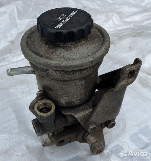 Насос гидроусилителя руля Toyota Carina 2001