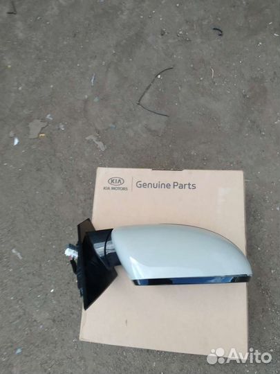 Правое зеркало заднего вида Kia Sorento 3,2014 год