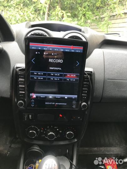 Магнитола в стиле Tesla на Renault Duster 9,7дюймо