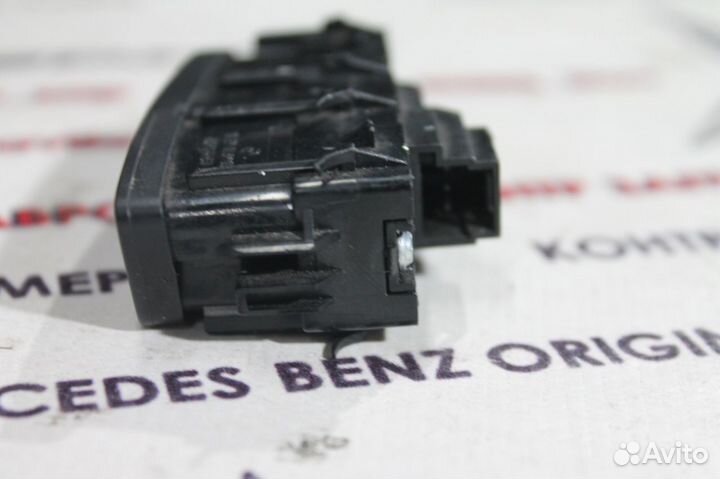 Кнопки блокировки двери W204 Mercedes