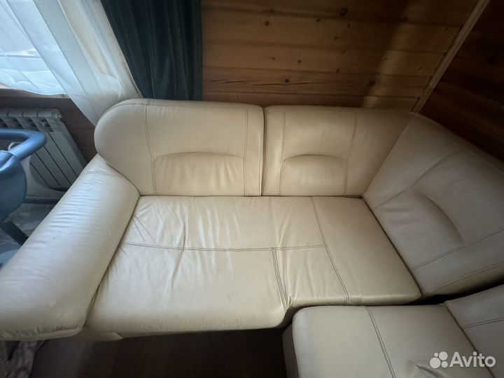 Кожаный угловой диван бу