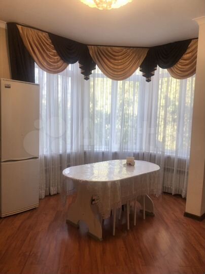 2-к. квартира, 72 м², 1/3 эт.