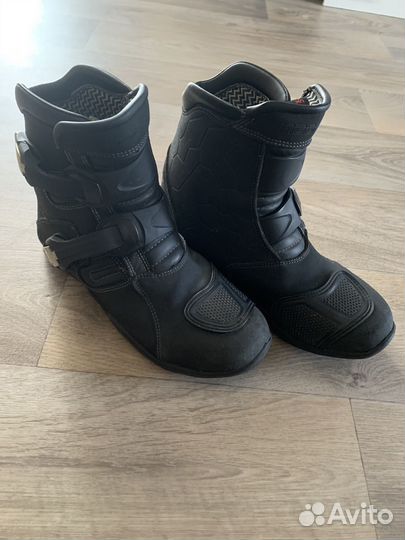 Мотоботы hipora