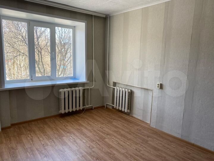 Комната 18 м² в 8-к., 4/5 эт.