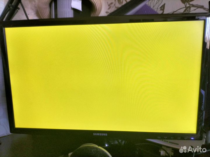 Монитор Samsung s24d300