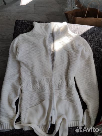 Кофта вязаная молочного цвета