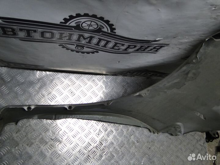 Крыло переднее Toyota Sienna 2 2005 3.3