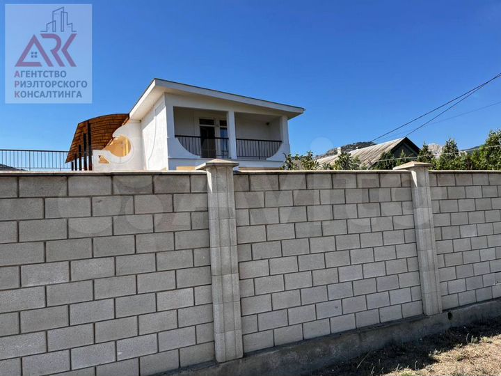 Дом 215 м² на участке 15 сот.