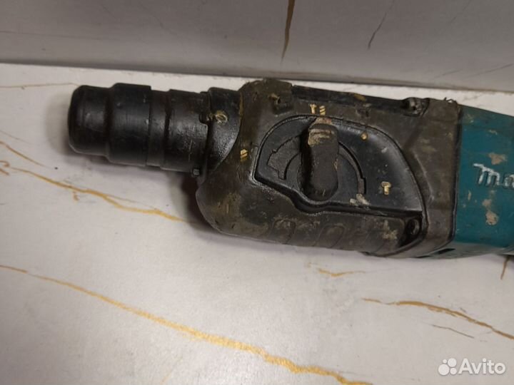 Перфоратор Makita 2470 не рабочий