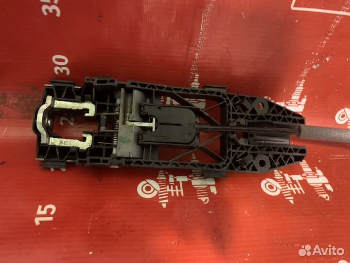 Volkswagen Polo Замок двери передней левой