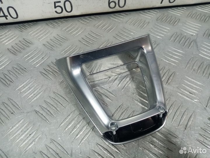 Б/У Накладка декоративная на руль#001