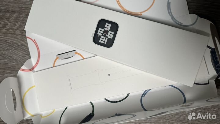 Коробка от apple watch se 44