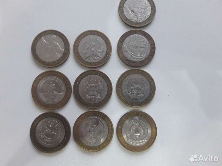 Коллекционные монеты и купюры