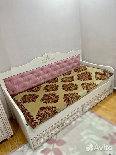 Детская кровать со шкафом