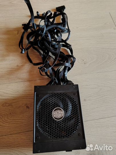 Блок питания Cooler Master v1200