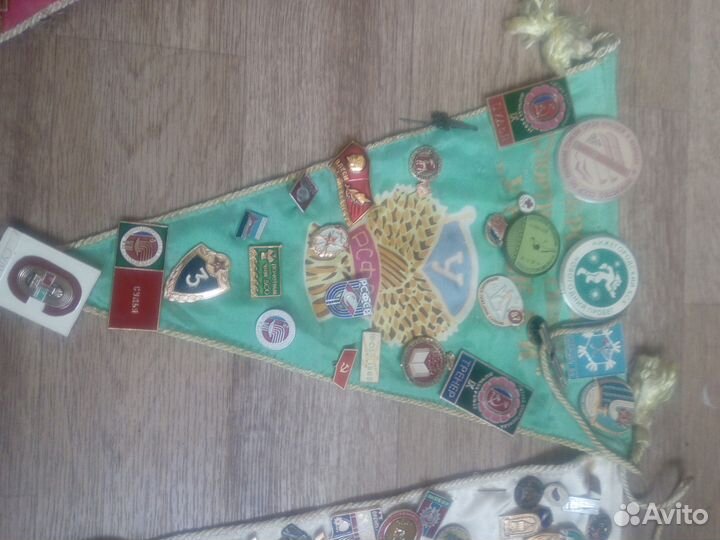 Коллекция значков