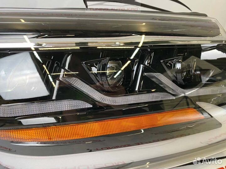Фары Toyota Land Cruiser 200 Lexus style C8516