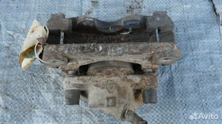 Суппорт тормозной пер левый Renault Duster I