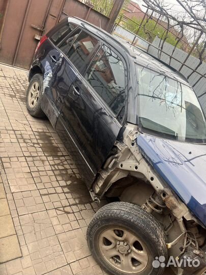 Передняя левая дверь Suzuki Grand Vitara