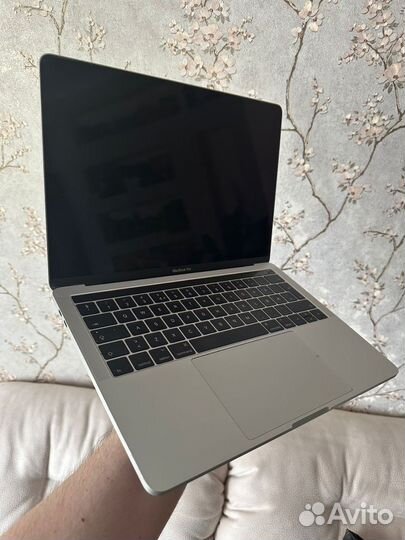 Macbook PRO 13 Retina Touch Bar i7 3.3ghz/16gb