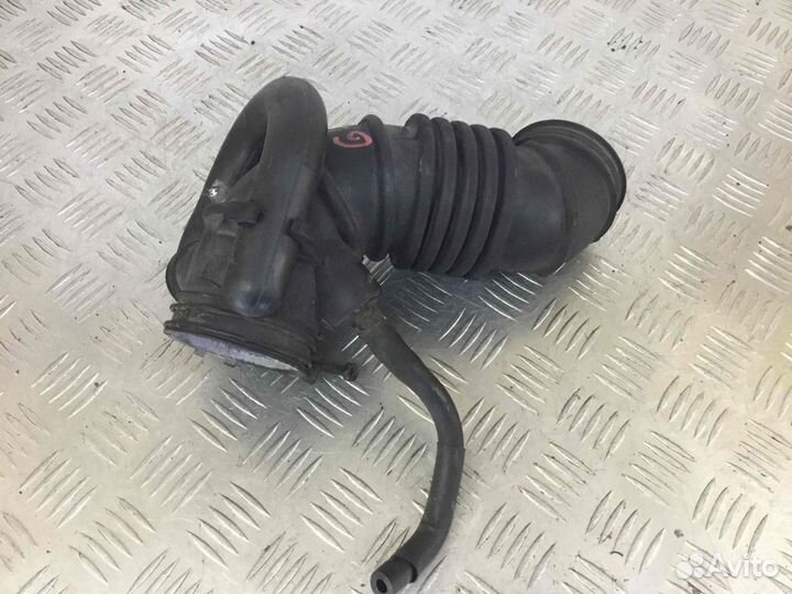 Патрубок (трубопровод, шланг) Киа Рио 281381g200 G