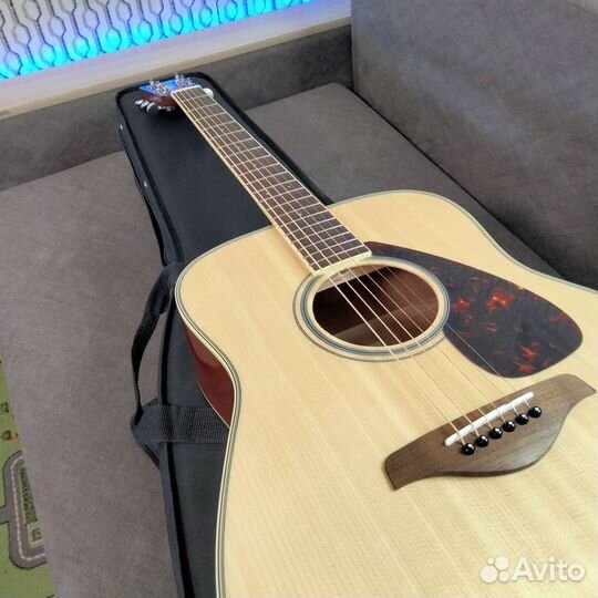 Акустическая гитара Yamaha fg820