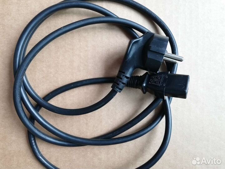 Шнур питания для компьютера