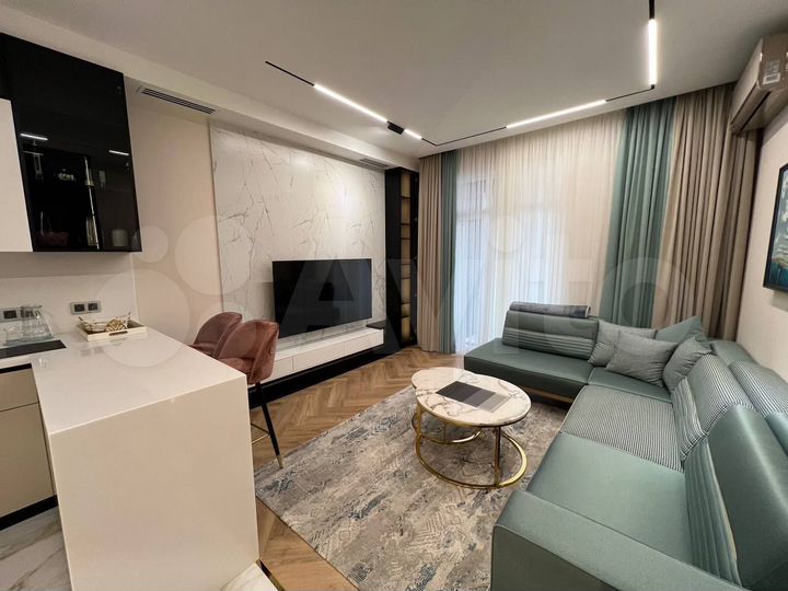 3-к. квартира, 90 м², 14/21 эт.