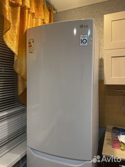 Продам Холодильник LG