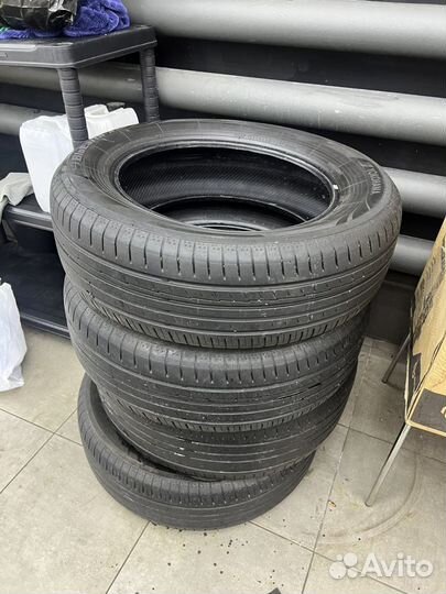 Yokohama BluEarth AE50 215/65 R17