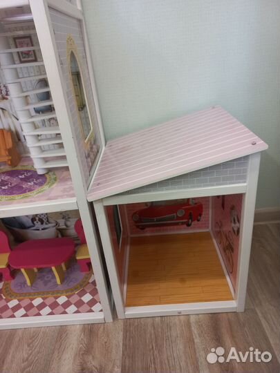 Кукольный домик с мебелью