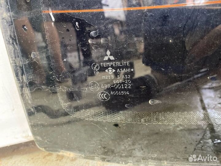 Стекло заднее Mitsubishi Lancer 9 4G18 2005