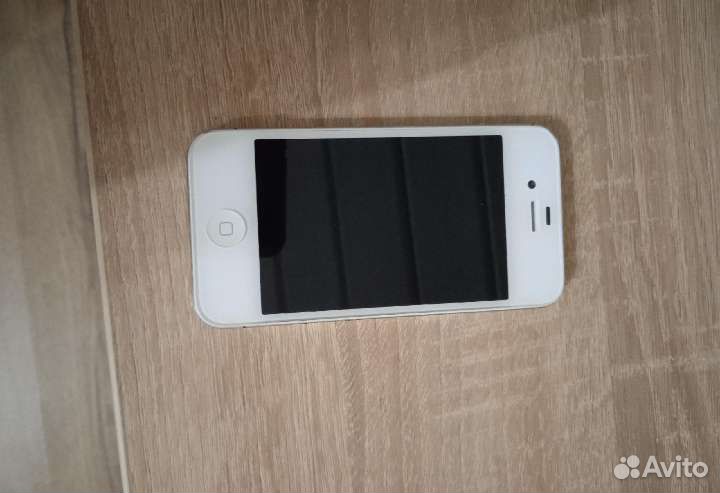 Телефон iPhone 4s