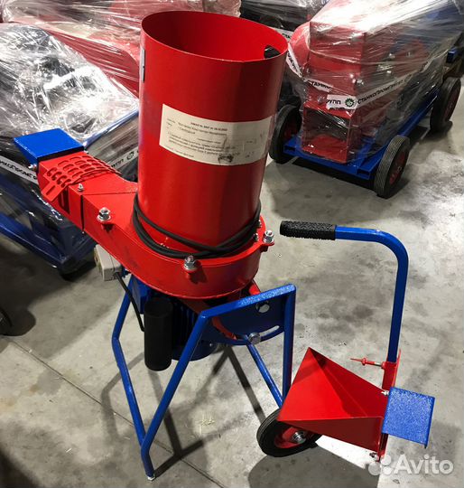 Измельчитель травы и веток 2в1 утр-1150