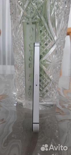 Телефон iPhone SE 2015