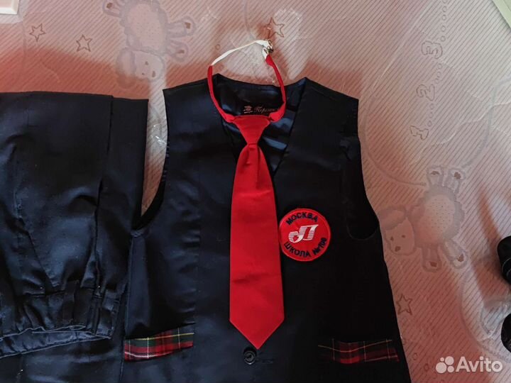 Темно синий жилет и брюки Перемена