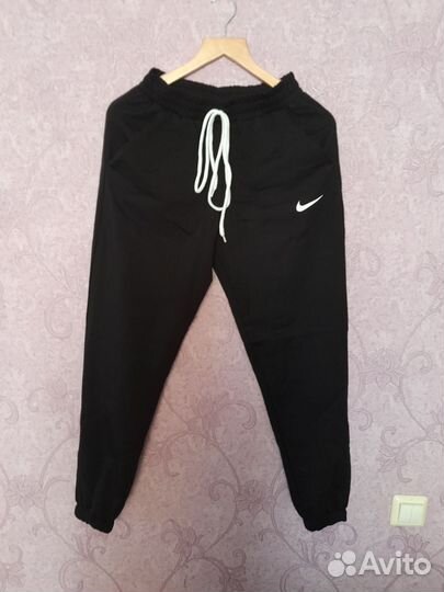 Спортивный костюм женский