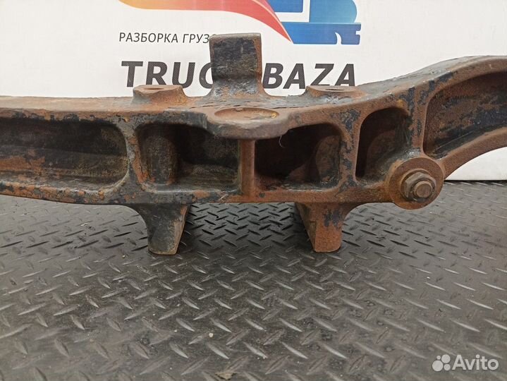 Кронштейн пневморессоры правый