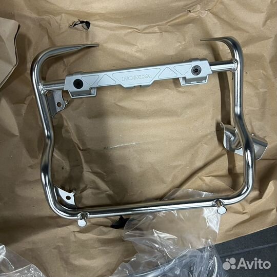 Крепление боковых алюминиевых кофров CRF1100