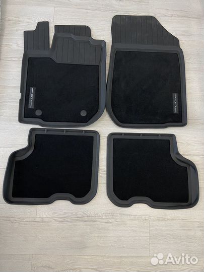 Оригинальные комбинированные ковры Renault Logan 2