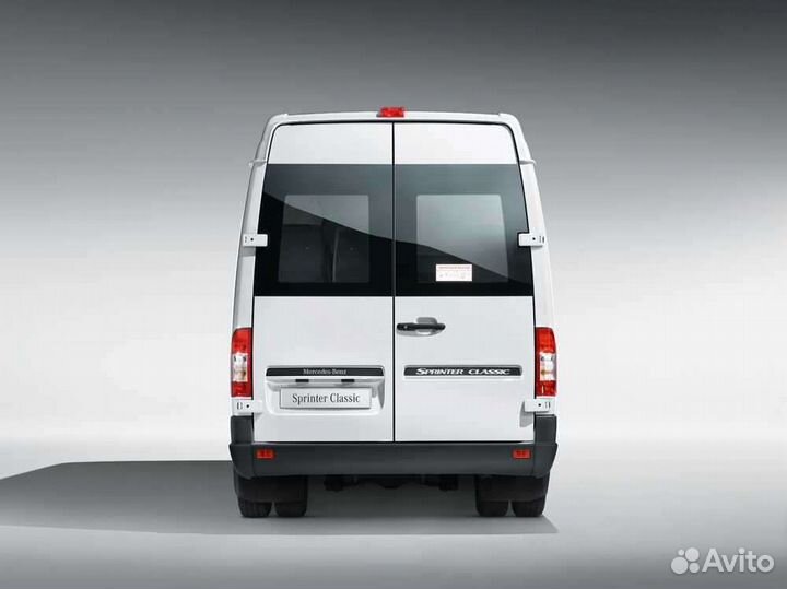 Водитель с личным микроавтобусом 17+7+1 мест